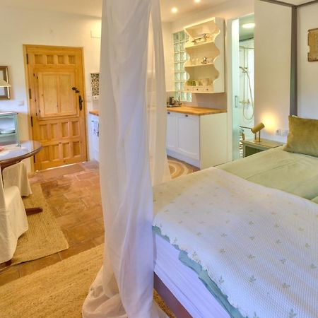 Cortijo El Pino Retreat Bed & Breakfast Albunuelas Ngoại thất bức ảnh