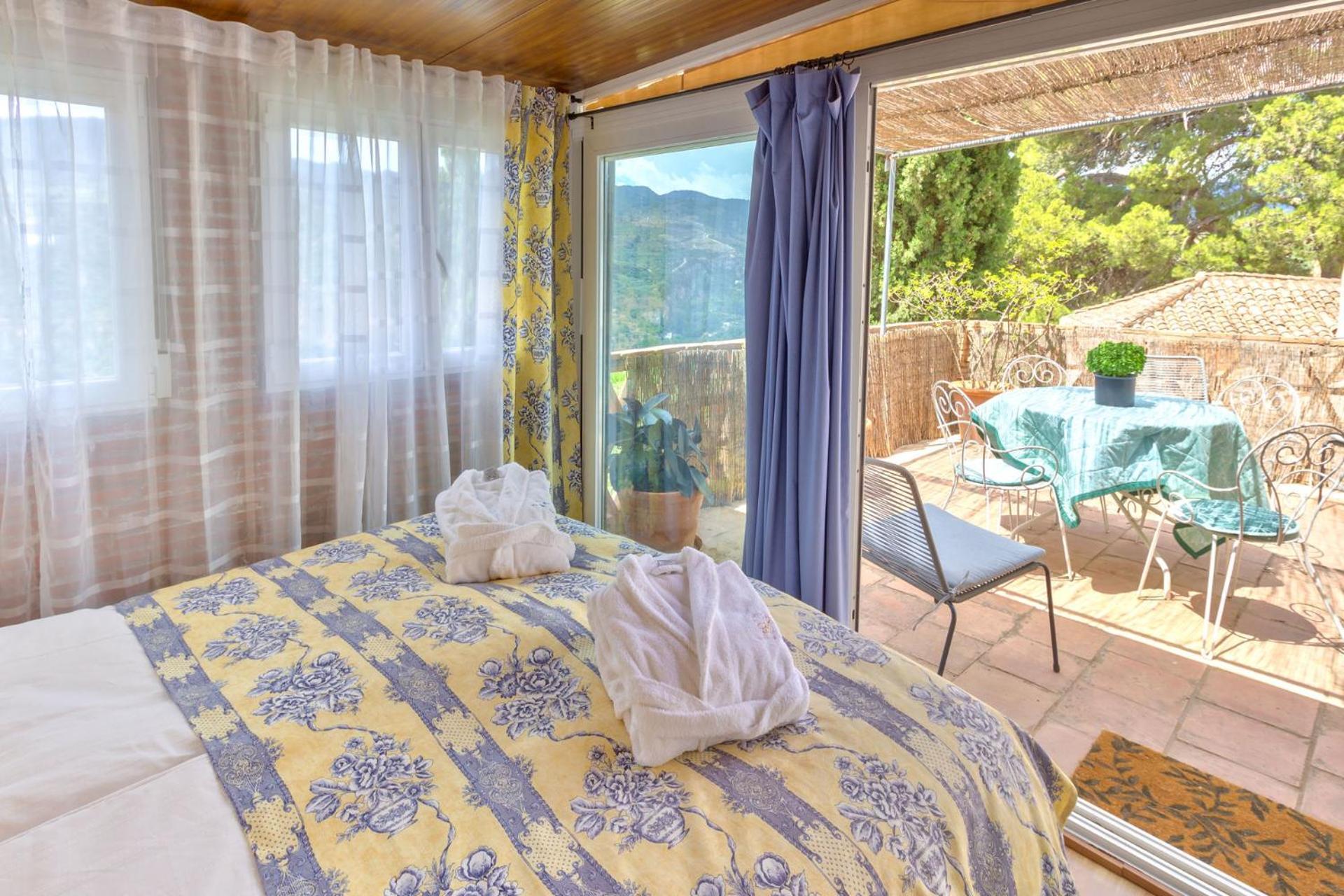 Cortijo El Pino Retreat Bed & Breakfast Albunuelas Ngoại thất bức ảnh